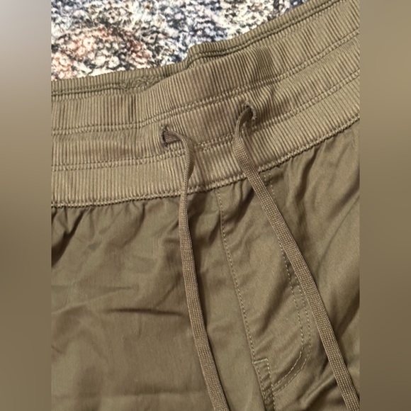 Women's North Face Aphrodite Short - Picture 6 of 9